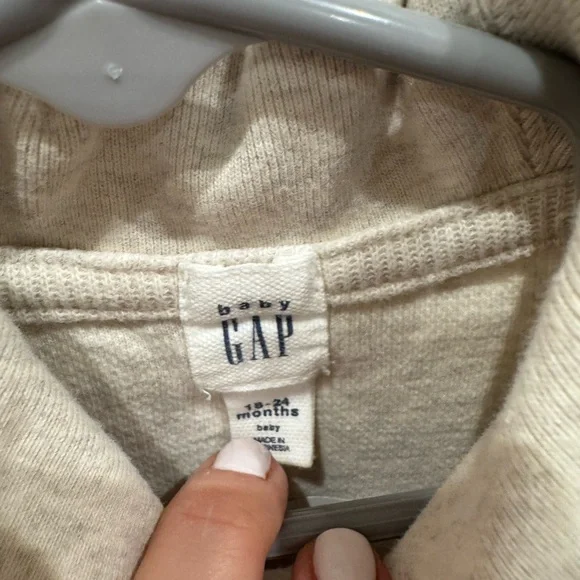 GAP Cream Kids Sweater with Bear Patch - Picture 3 of 3